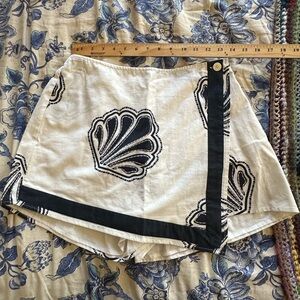 On 34th brings you this Cream and Black Women's Skort